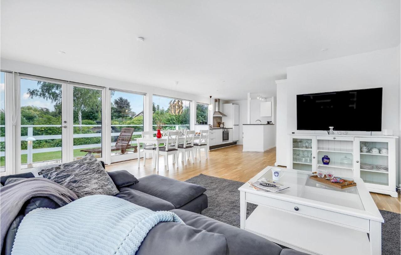 2 Bedroom Stunning Home In Strøby Ladeplads Eksteriør billede